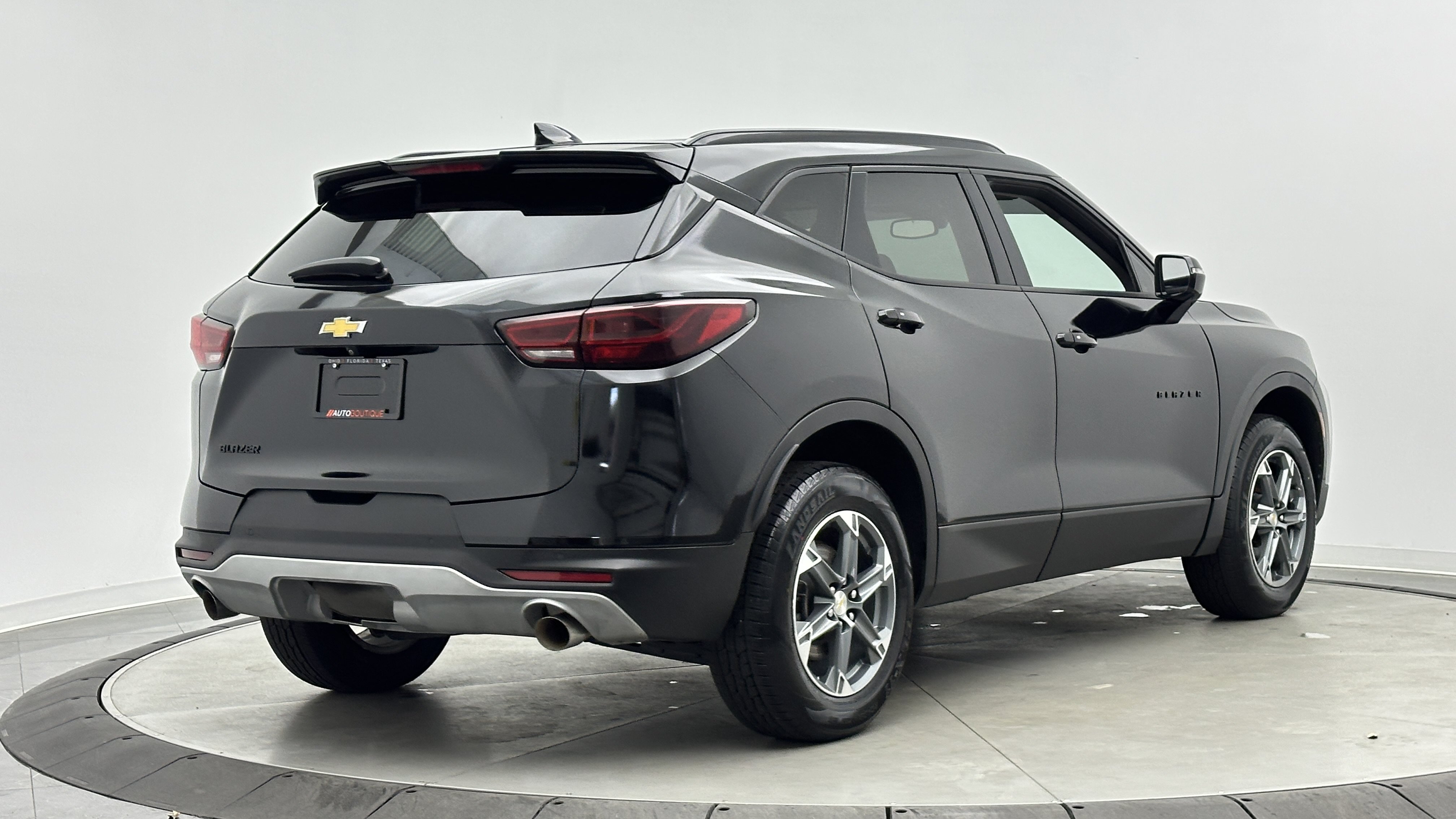Used 2023 Chevrolet Blazer LT FWD image 7