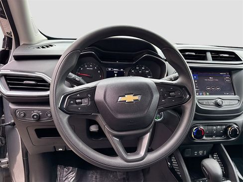 Used 2023 Chevrolet TrailBlazer LT image 11