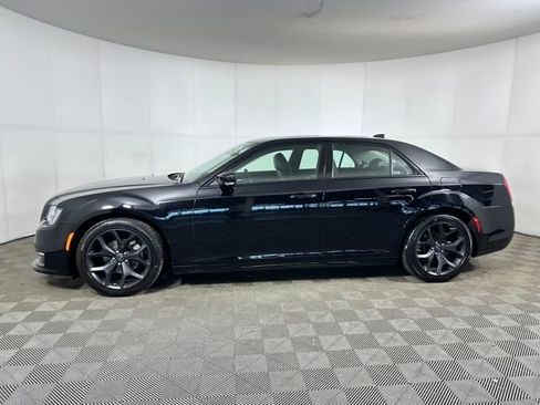 Used 2023 Chrysler 300 Touring L w/ Popular Equipment Group image 6