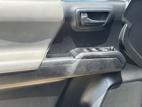 Used 2022 Toyota Tacoma SR AWD/4WD image 23
