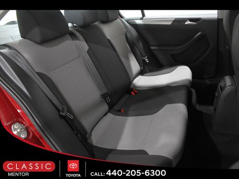 Used 2017 Volkswagen Jetta S image 15