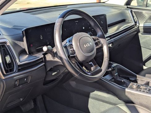 Used 2024 Kia Sorento S image 14