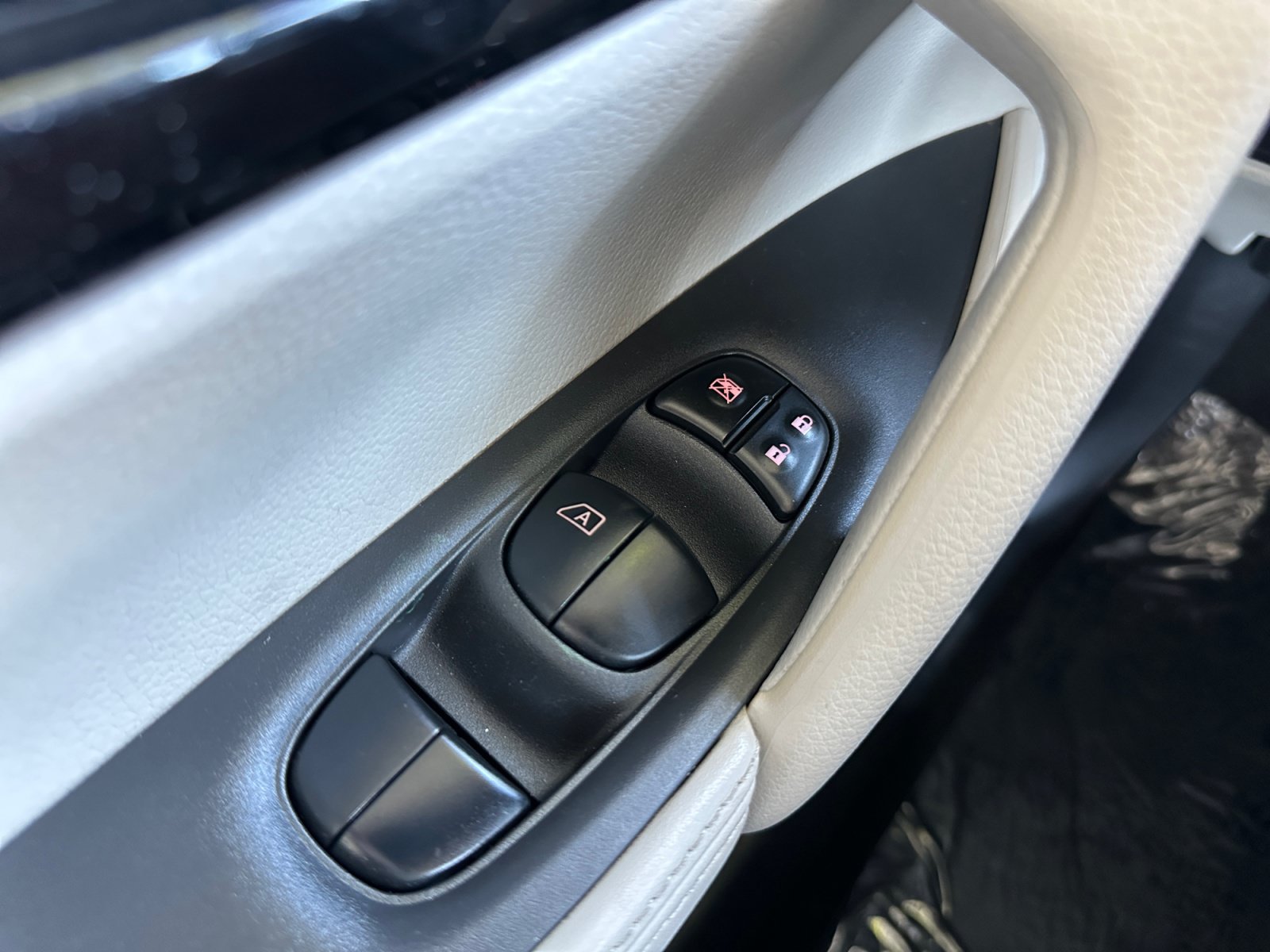 Used 2022 Nissan Rogue Sport SL w/ Premium Package AWD/4WD image 16