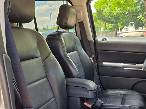 Used 2011 Jeep Patriot Latitude w/ Sun/Sound Group AWD/4WD image 30