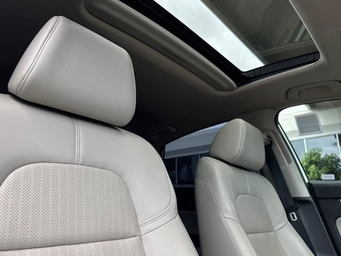 Used 2024 Honda Civic EX-L image 17