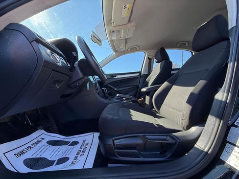 Used 2016 Volkswagen Passat 1.8T S image 9