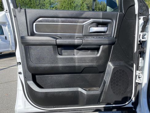 Used 2024 RAM 3500 Big Horn image 15