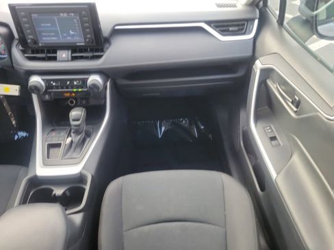 Used 2021 Toyota RAV4 LE image 13