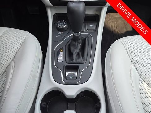 Used 2020 Jeep Cherokee Latitude Lux w/ Comfort/Convenience Group AWD/4WD image 23