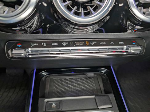 Certified 2025 Mercedes-Benz GLA 250 4MATIC image 29