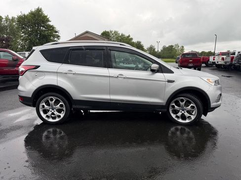 Used 2018 Ford Escape Titanium w/ Ford Safe & Smart Package AWD/4WD image 4