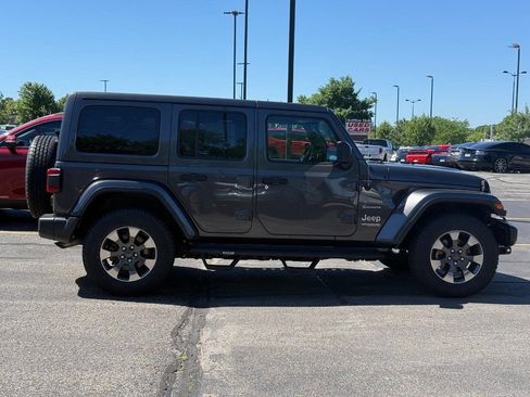 Used 2018 Jeep Wrangler Unlimited Sahara w/ Dual Top Group AWD/4WD image 2