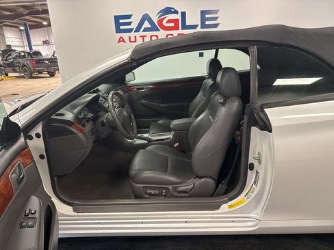 Used 2006 Toyota Solara image 16