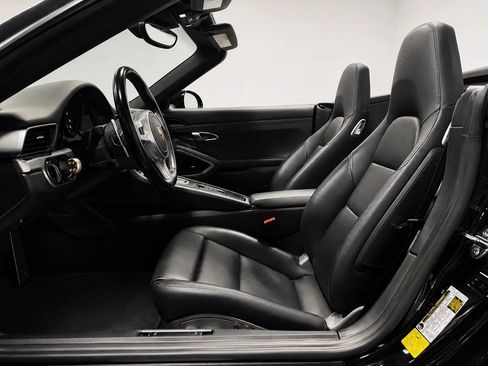 Used 2016 Porsche 911 Carrera image 11