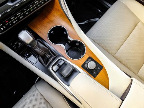 Used 2017 Lexus RX 450h AWD w/ Accessory Package image 24