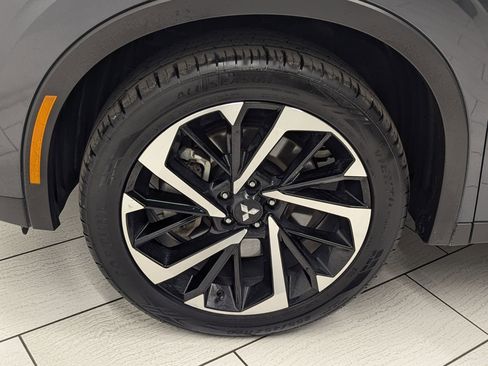Used 2024 Mitsubishi Outlander SE image 9