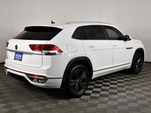 Used 2021 Volkswagen Atlas Cross Sport SE w/ Panoramic Sunroof Package FWD image 6