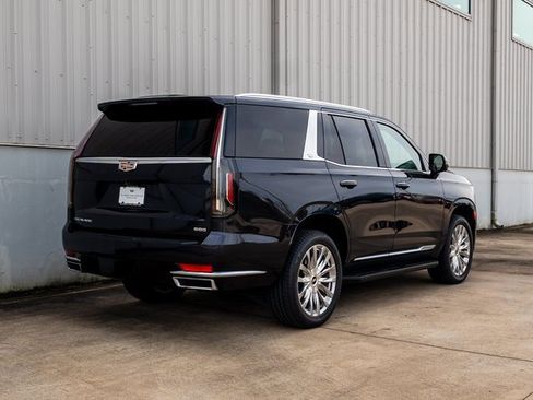 Certified 2022 Cadillac Escalade Premium Luxury image 5