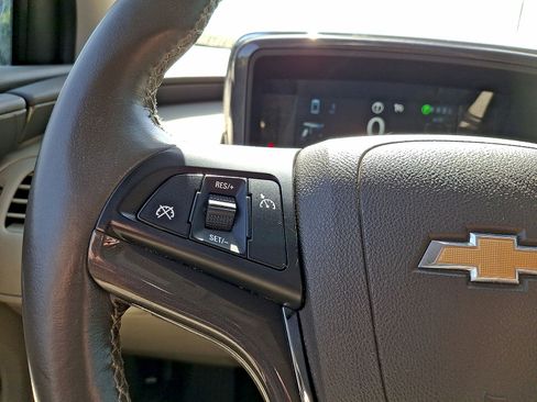 Used 2015 Chevrolet Volt w/ Enhanced Safety Package 1 FWD image 17