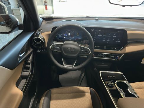 New 2026 Chevrolet Equinox ACTIV w/ Safety and Technology Package image 7