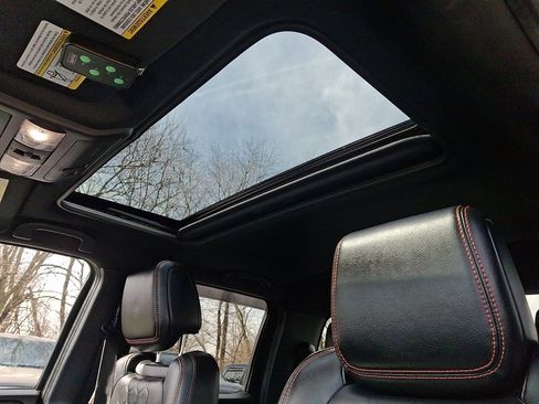 Used 2023 Nissan Frontier PRO-4X w/ Pro-4X Premium Package image 14