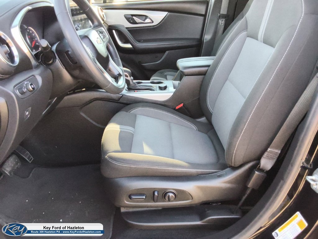 Used 2025 Chevrolet Blazer LT FWD image 25