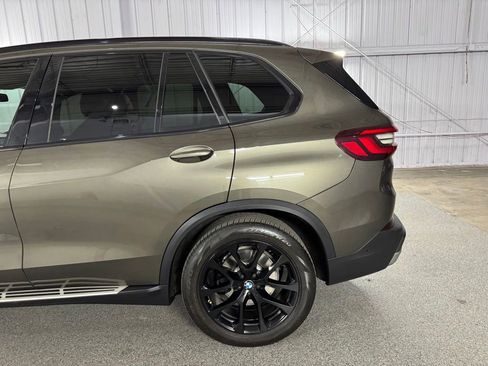 Used 2023 BMW X5 xDrive40i w/ Premium Package AWD/4WD image 14