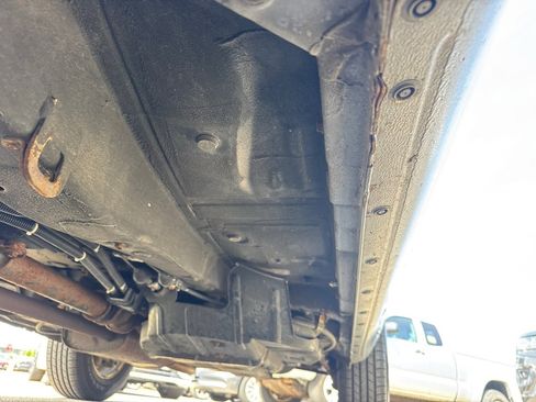 Used 2005 Toyota Highlander 4WD V6 w/ 3rd Row image 18