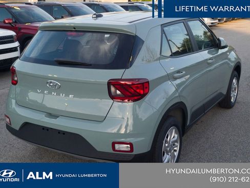 New 2026 Hyundai Venue SE FWD image 6