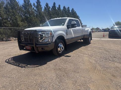 Used 2022 Ford F350 Lariat w/ Lariat Value Package image 2