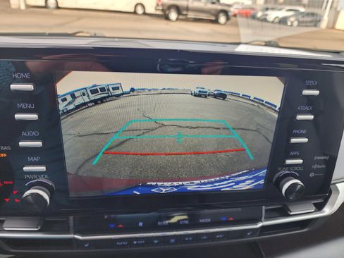 Used 2021 Toyota Sienna XLE image 24