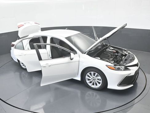 Used 2024 Toyota Camry LE image 69