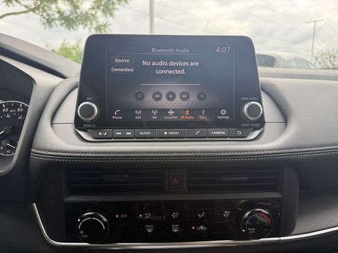 Used 2025 Nissan Rogue S FWD image 20