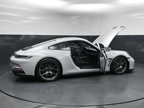 Certified 2024 Porsche 911 GT3 RS RWD image 35