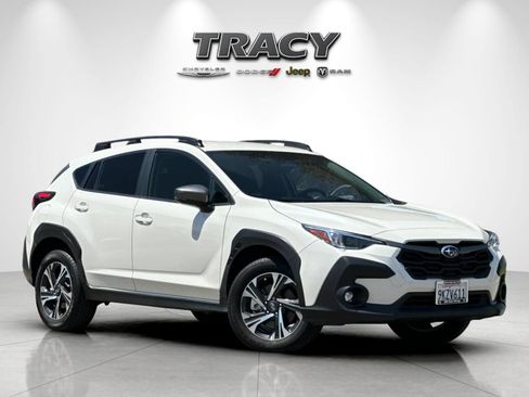 Used 2024 Subaru Crosstrek 2.0i Premium w/ Popular Package #3 AWD/4WD image 2