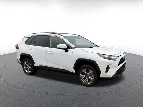 Used 2025 Toyota RAV4 XLE image 2
