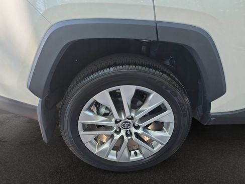 Used 2025 Toyota RAV4 XLE Premium FWD image 43