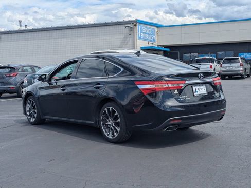 Used 2015 Toyota Avalon Limited w/ Technology Package FWD image 7