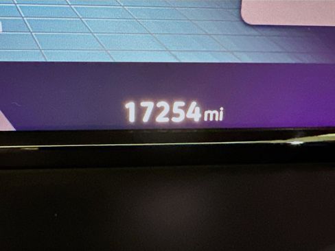 Used 2025 Volkswagen Atlas SE image 19