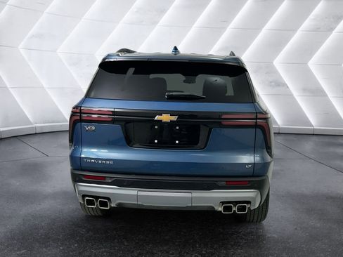 Used 2024 Chevrolet Traverse LT image 5