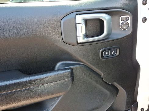 Used 2023 Jeep Wrangler Willys image 10