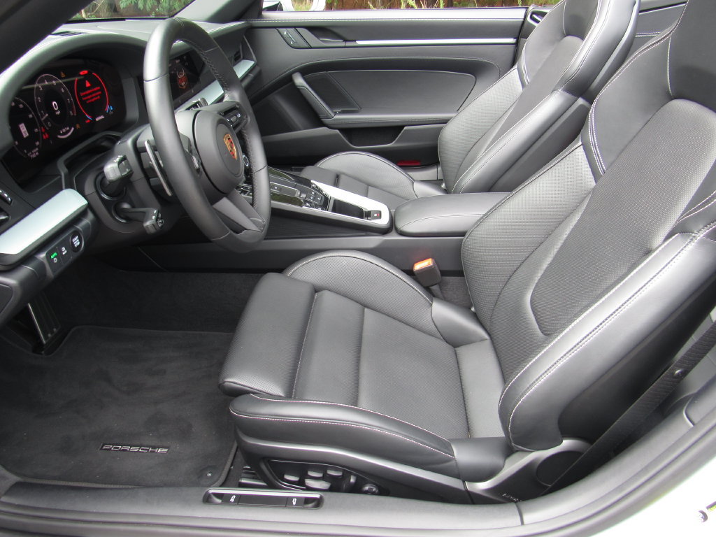 Certified 2025 Porsche 911 Carrera RWD image 5