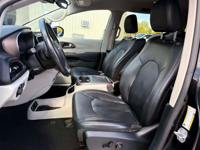 Certified 2019 Chrysler Pacifica Touring-L Plus FWD image 18