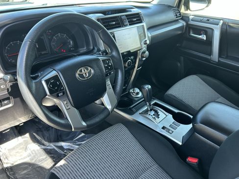 Certified 2024 Toyota 4Runner SR5 AWD/4WD image 19