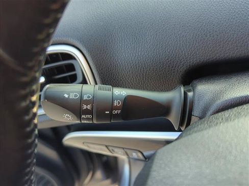Certified 2020 Toyota Prius Prime Limited FWD image 15