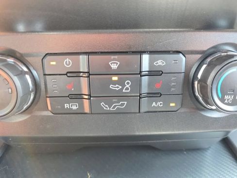 Used 2020 Ford F150 XLT w/ Equipment Group 302A Luxury AWD/4WD image 28