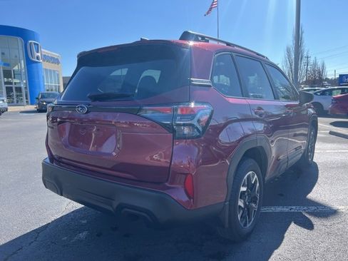 Used 2025 Subaru Forester Premium w/ Convenience Package #2 image 3