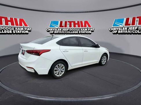 Used 2022 Hyundai Accent SE FWD image 8