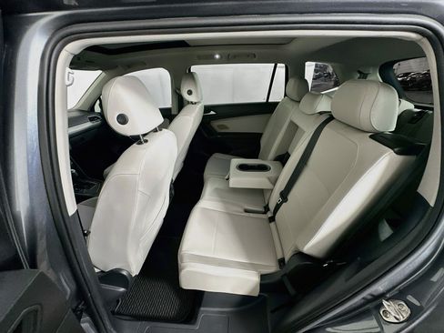 Used 2020 Volkswagen Tiguan SE w/ Panoramic Sunroof Package FWD image 26