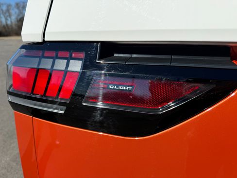 Used 2025 Volkswagen ID. Buzz Pro S Plus image 9